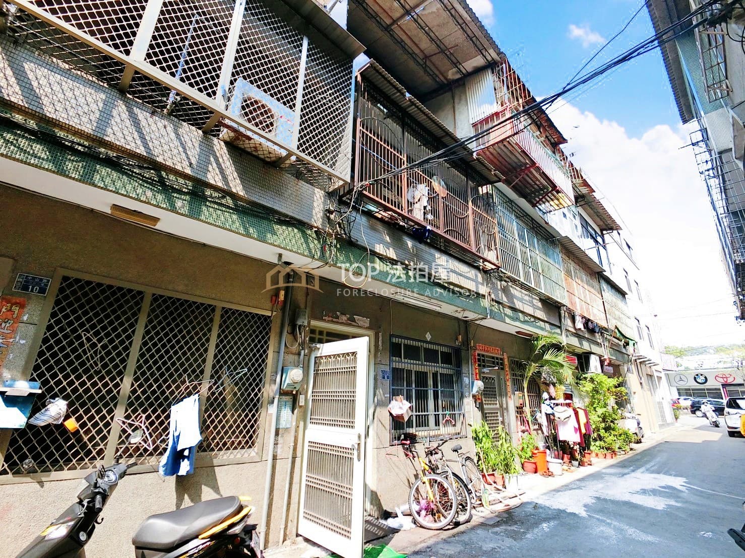 台中市沙鹿區中山路631巷8號｜朝南三樓透天｜第 1 張｜TOP法拍屋