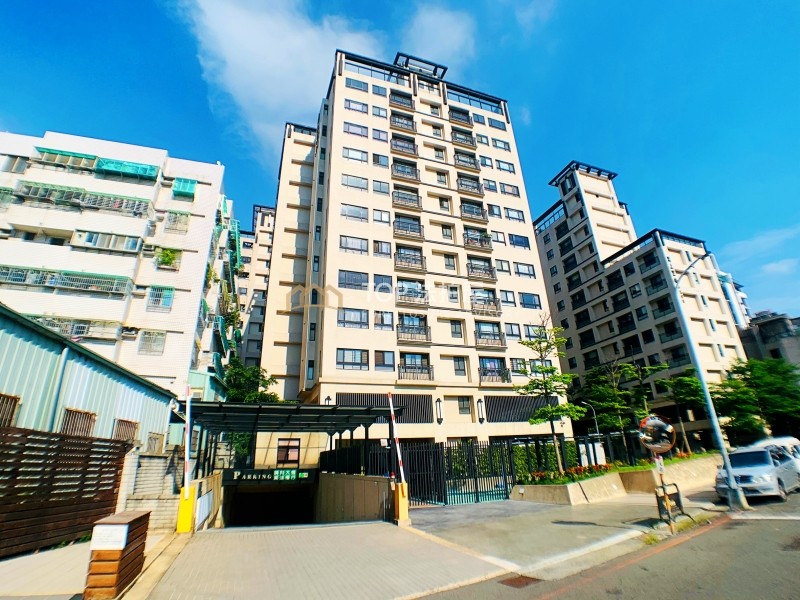 台中市西屯區長安路二段131巷98號三樓之2｜寓上長安｜新6年三房平車｜第 1 張｜TOP法拍屋