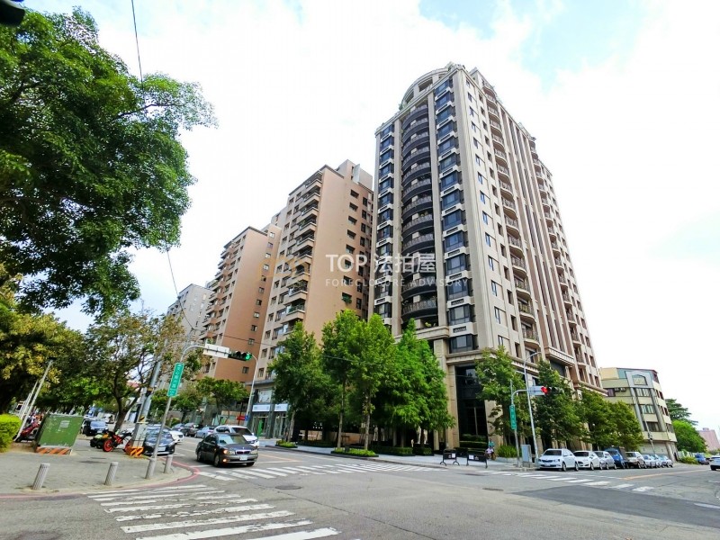 台中市南屯區文心南六路199號4樓之2｜居雍天廈｜四房雙平車｜第 1 張｜TOP法拍屋
