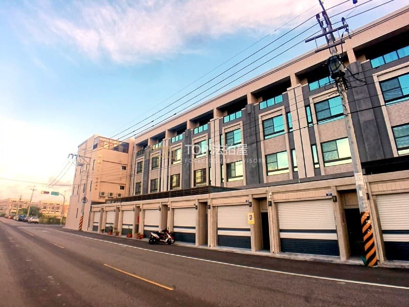 台中市清水區忠孝西路85號｜2年新屋｜臨路車庫別墅｜第 1 張｜TOP法拍屋