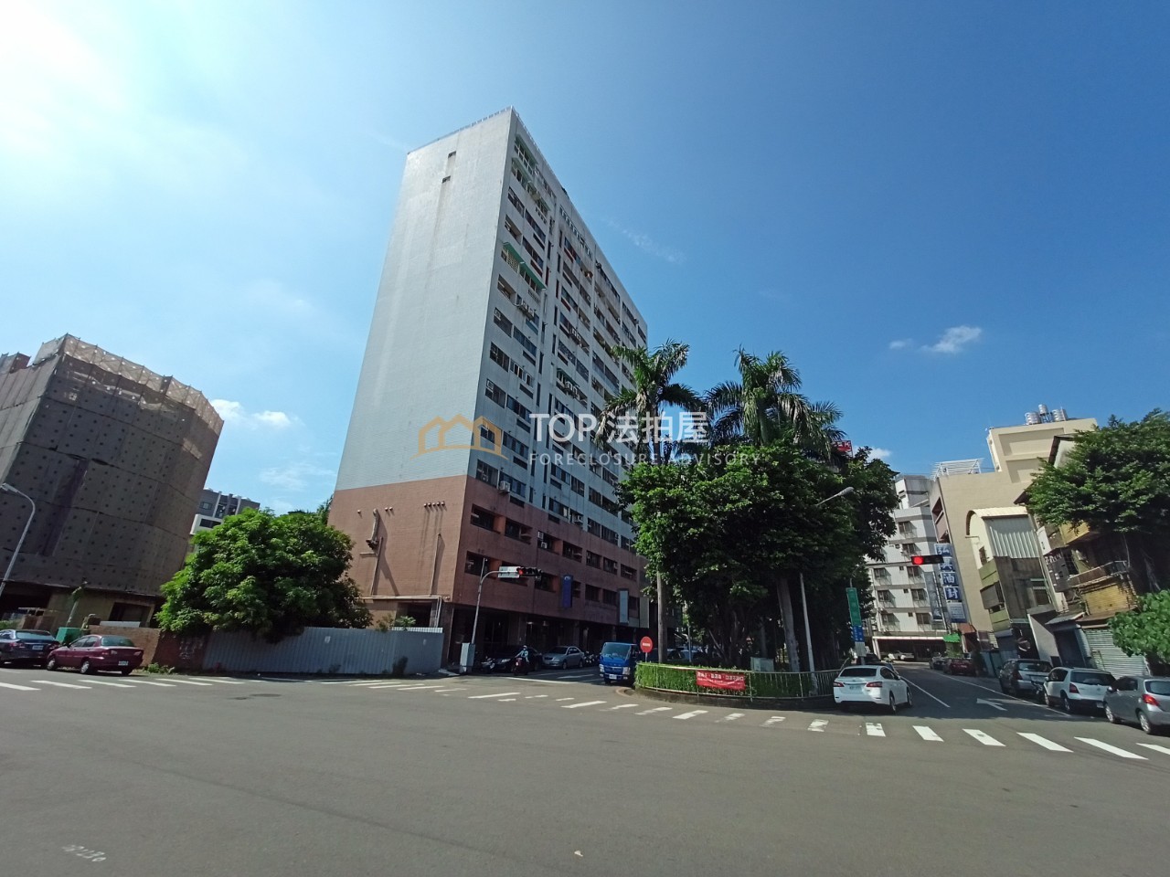 台中市東區立德街218號2樓｜立德冠邸｜邊間三房平車｜第 1 張｜TOP法拍屋
