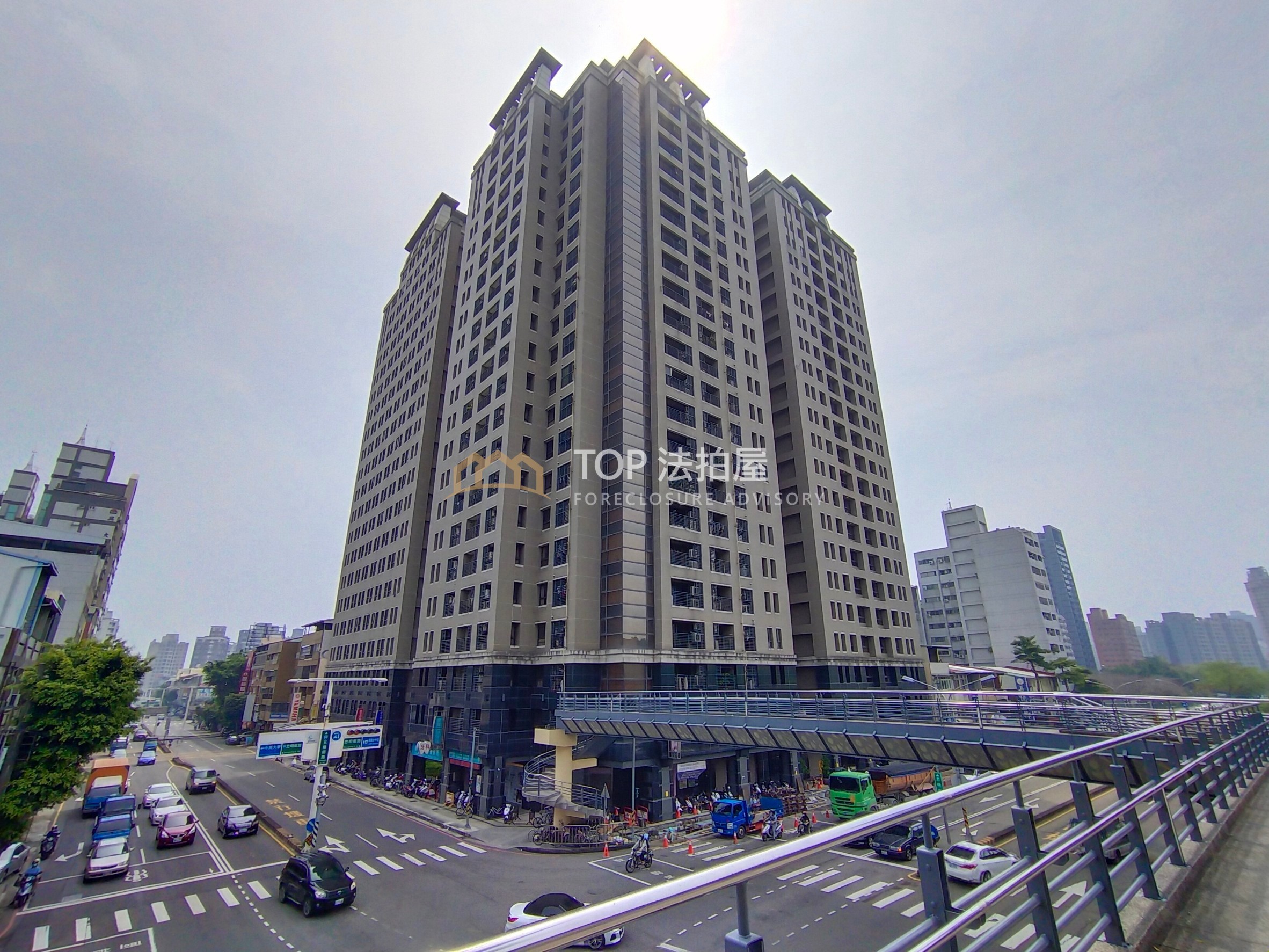 台中市南區忠明南路1142號21樓之2｜大城大英國｜次頂樓二房平車｜第 1 張｜TOP法拍屋
