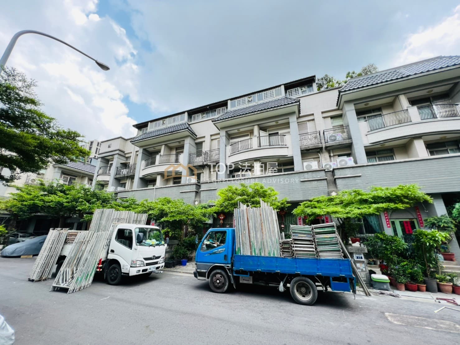 台中市潭子區頭張東路86巷11號+13號+15號+17號｜大坪數四併電梯別墅｜第 1 張｜TOP法拍屋