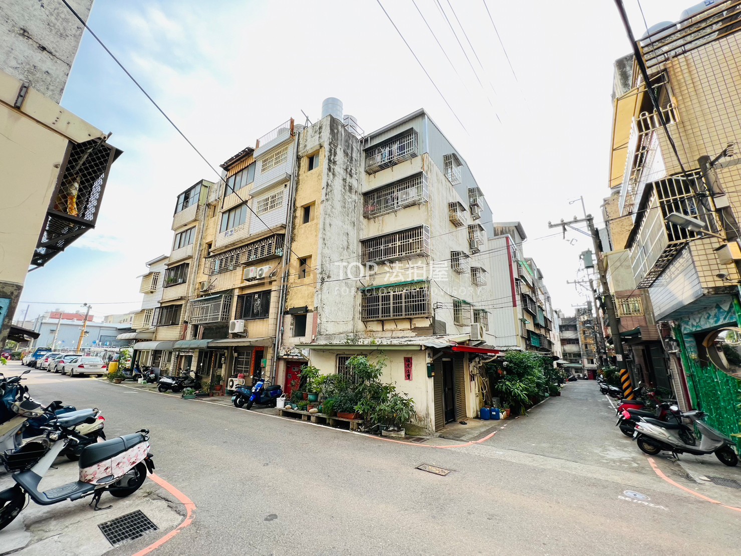 台中市大肚區蔗南路180巷30之2號｜立全社區｜次頂樓二房公寓｜第 1 張｜TOP法拍屋