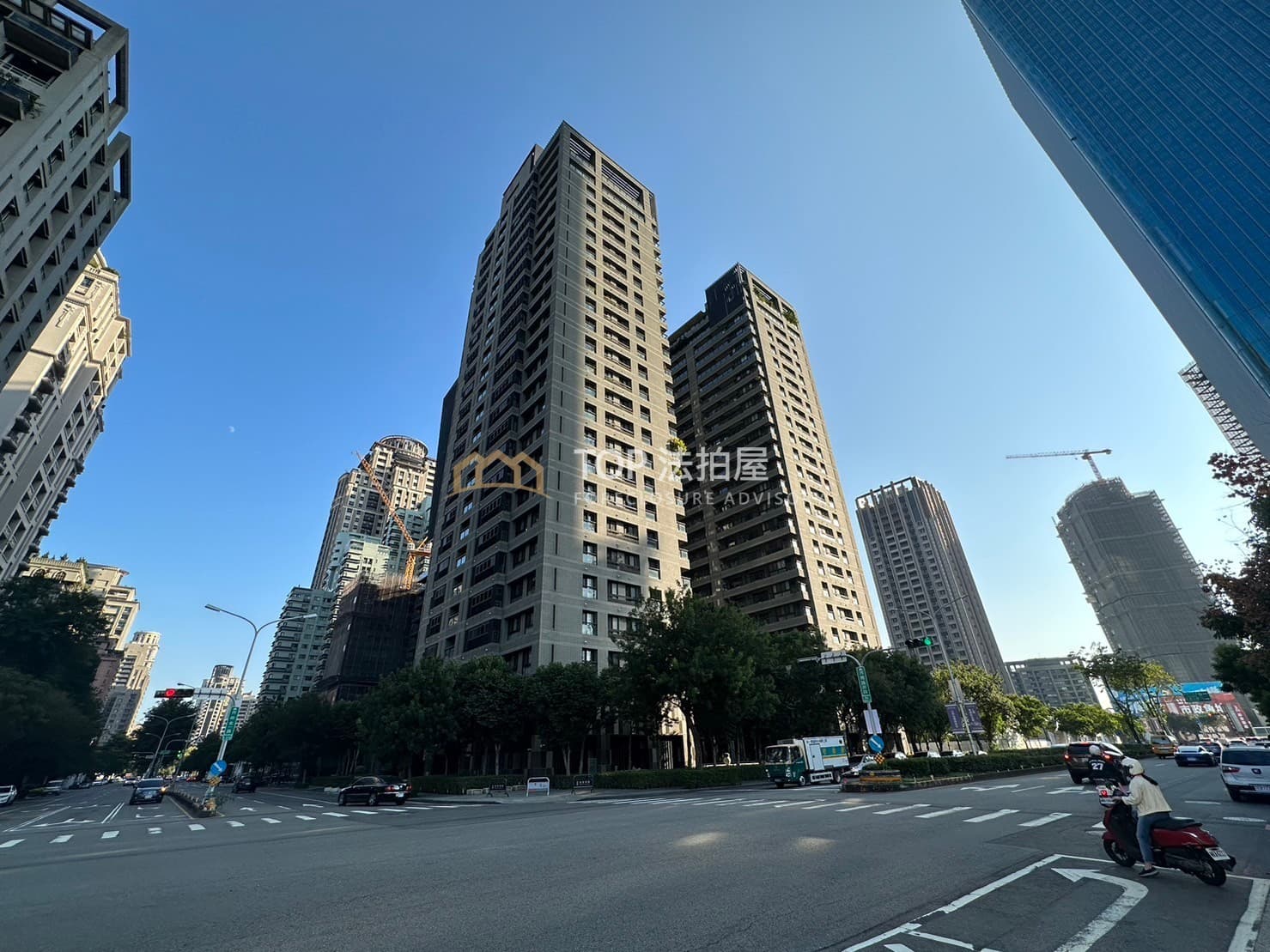 台中市西屯區市政北一路365號20樓之1｜由鉅藏玉｜視野四房雙平車｜第 1 張｜TOP法拍屋
