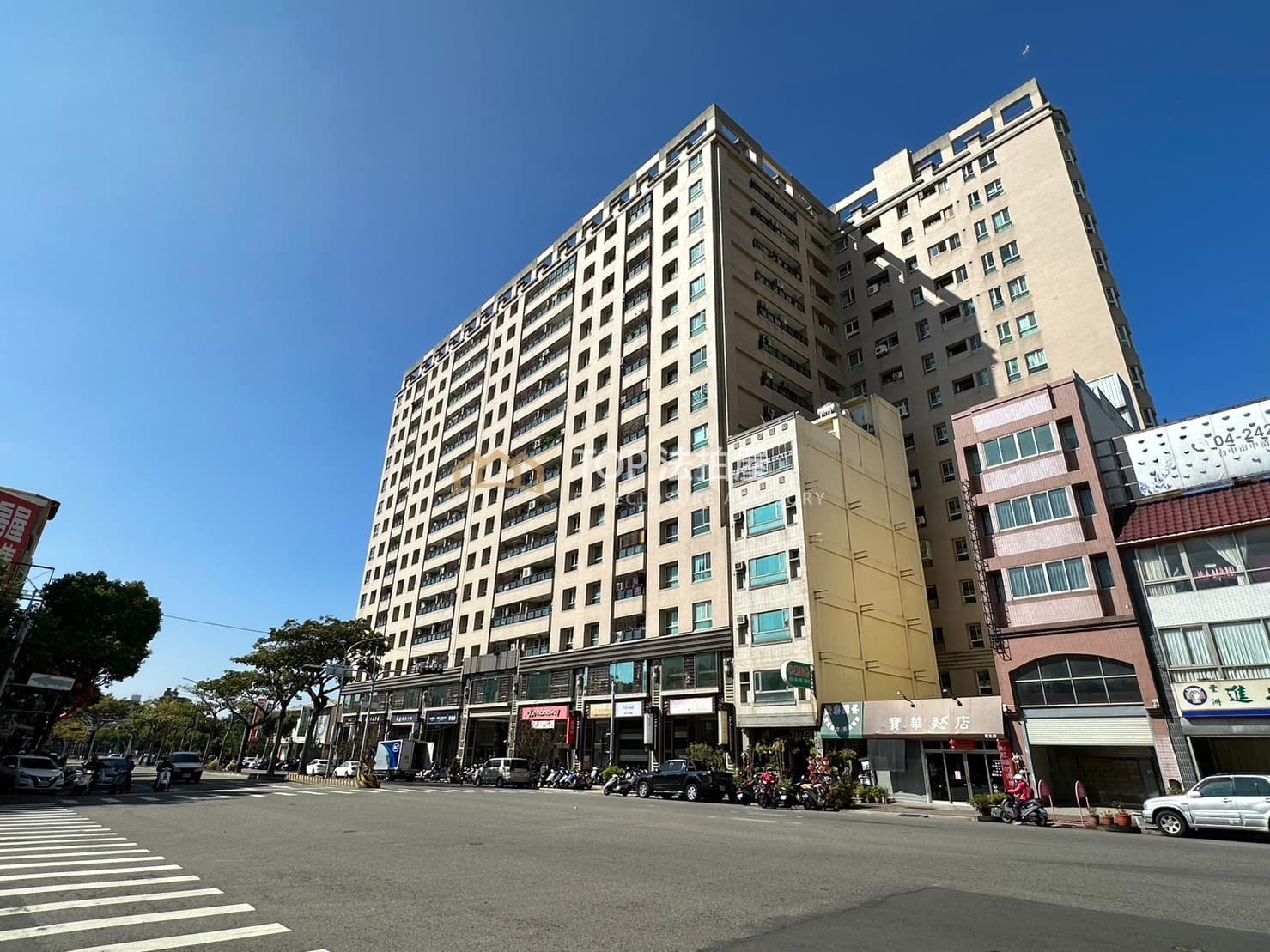 台中市豐原區圓環北路一段265號8樓之2｜吉維尼花園｜SRC耐震大三房｜第 1 張｜TOP法拍屋