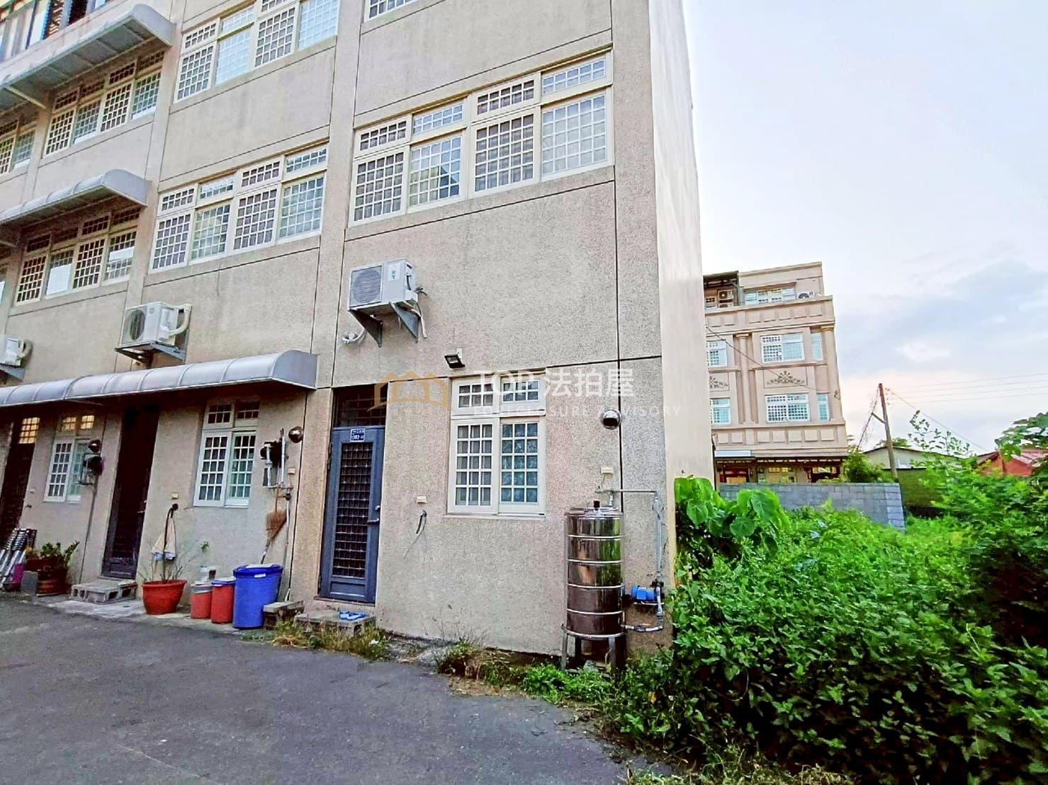 彰化縣大村鄉中正西路182之32號｜幸福大村｜前院停車邊間別墅｜第 3 張｜TOP法拍屋
