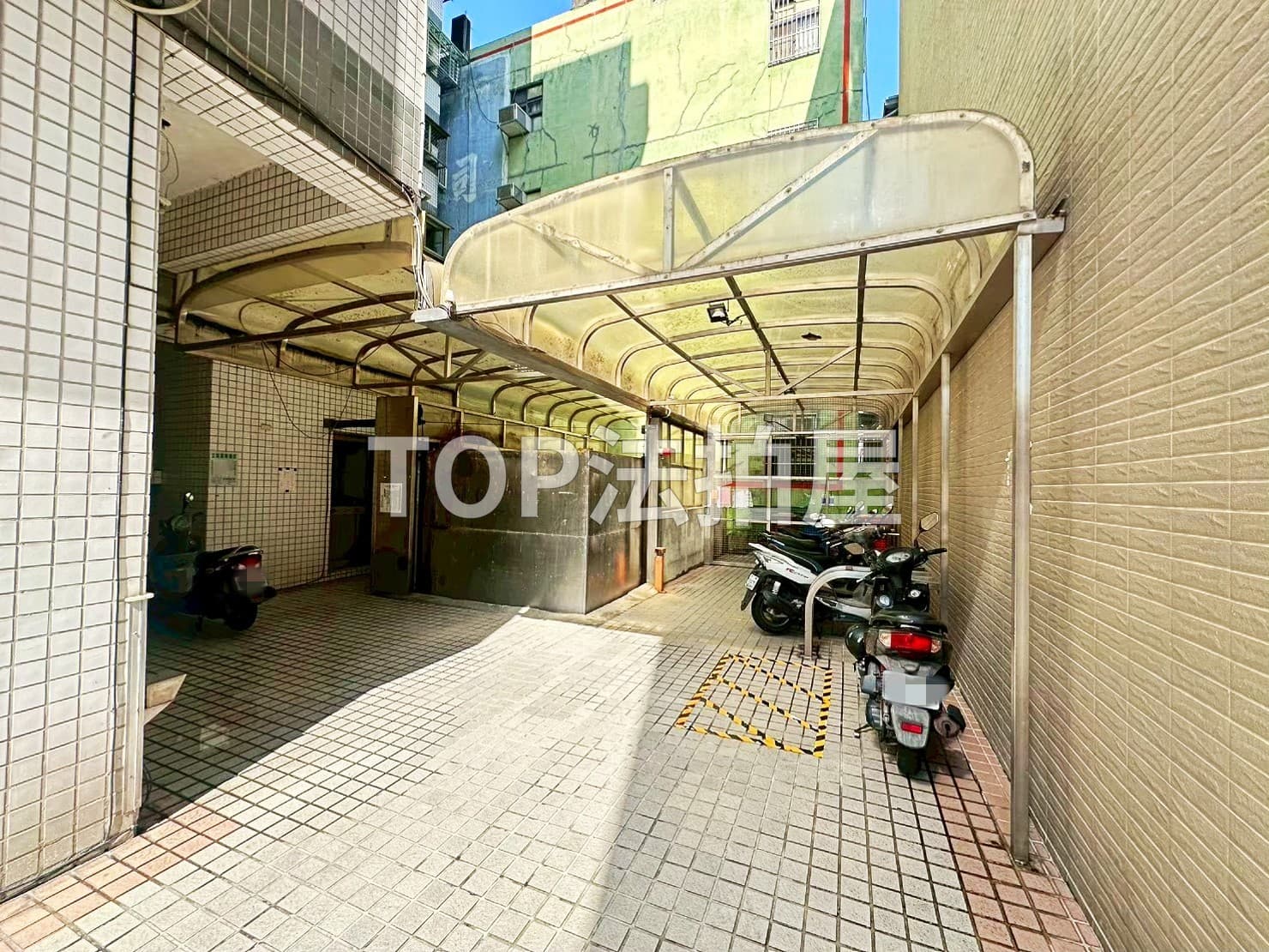 台中市南屯區大墩路170號3樓｜心荷城｜角間三房附車位｜第 2 張｜TOP法拍屋