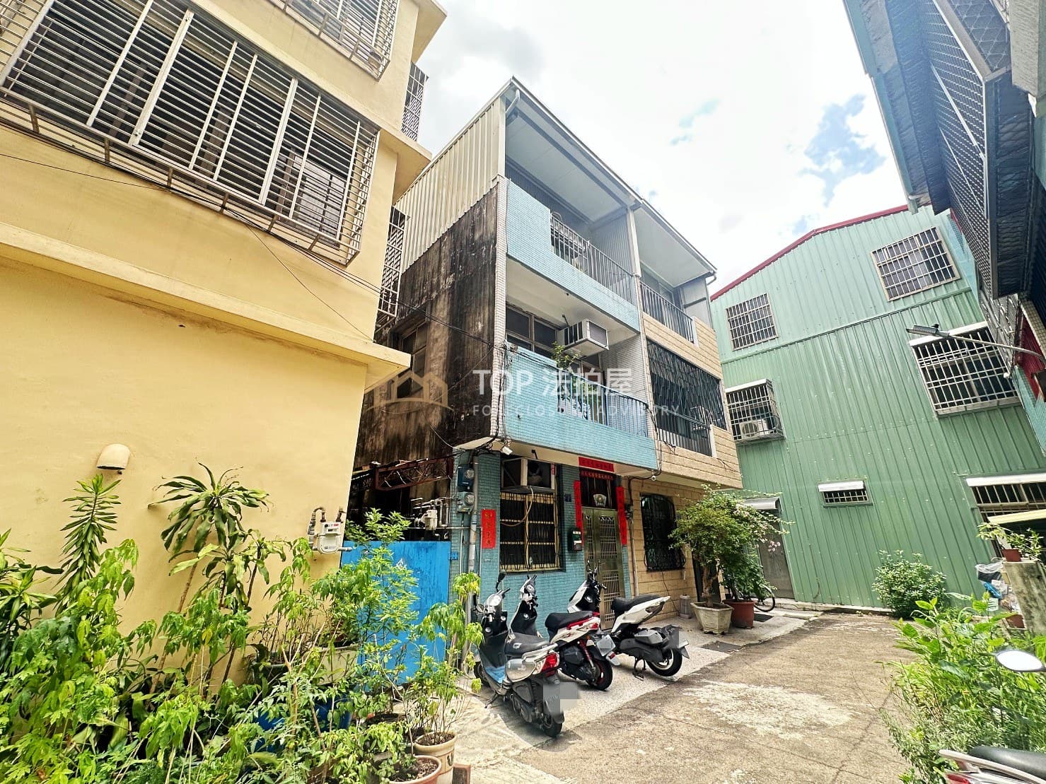台中市東區建智街17巷1號|建智街邊間透天|第 1 張|TOP法拍屋
