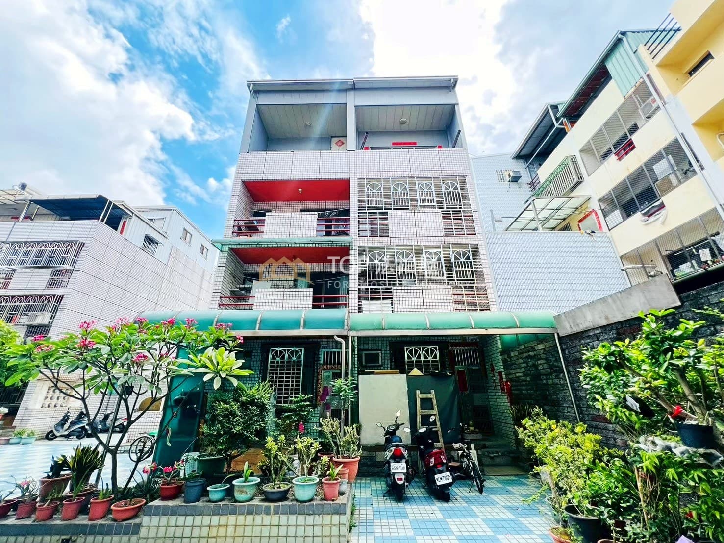 台中市大里區新仁六街1巷13號|社區邊間五樓透天|第 1 張|TOP法拍屋