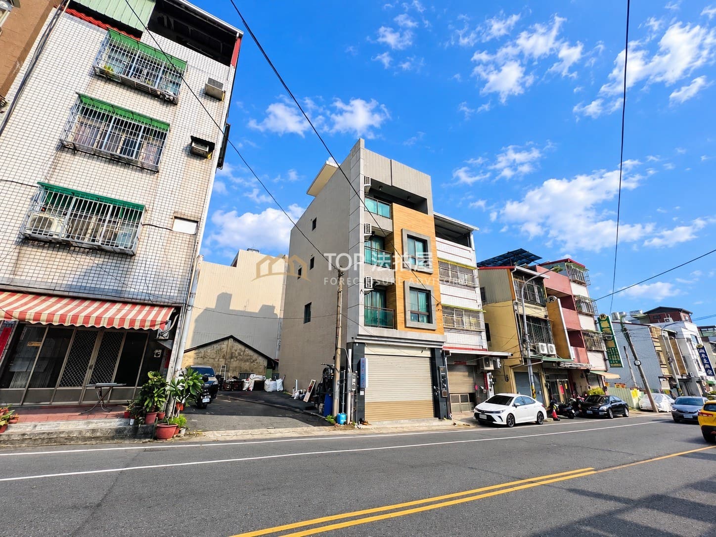 台中市太平區光興路1558號|大面寬四樓店墅|第 1 張|TOP法拍屋