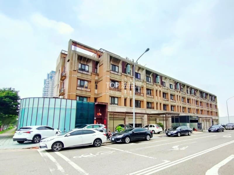 台中市烏日區高鐵路一段5號|拍定|台中市烏日區高鐵路一段5號–高鐵尊寶店墅|烏日高鐵站|林新醫院|旭光國小|烏日國小|烏日夜市–【TOP台中法拍屋–頂級法拍屋代標】|第 1 張|TOP法拍屋