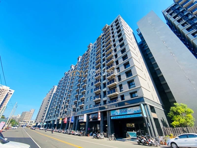 台中市南屯區忠勇路52之198號六樓|輕齡7年|彩虹城二期邊間四房平車|第 1 張|TOP法拍屋