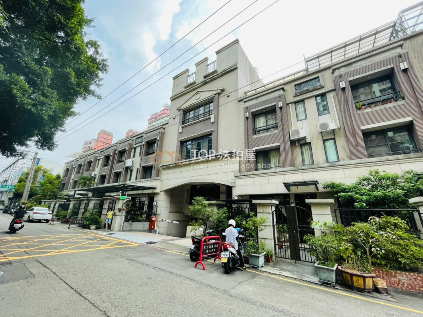 台中市南區工學北路27之1號|天工琉璃雙車別墅|第 1 張|TOP法拍屋