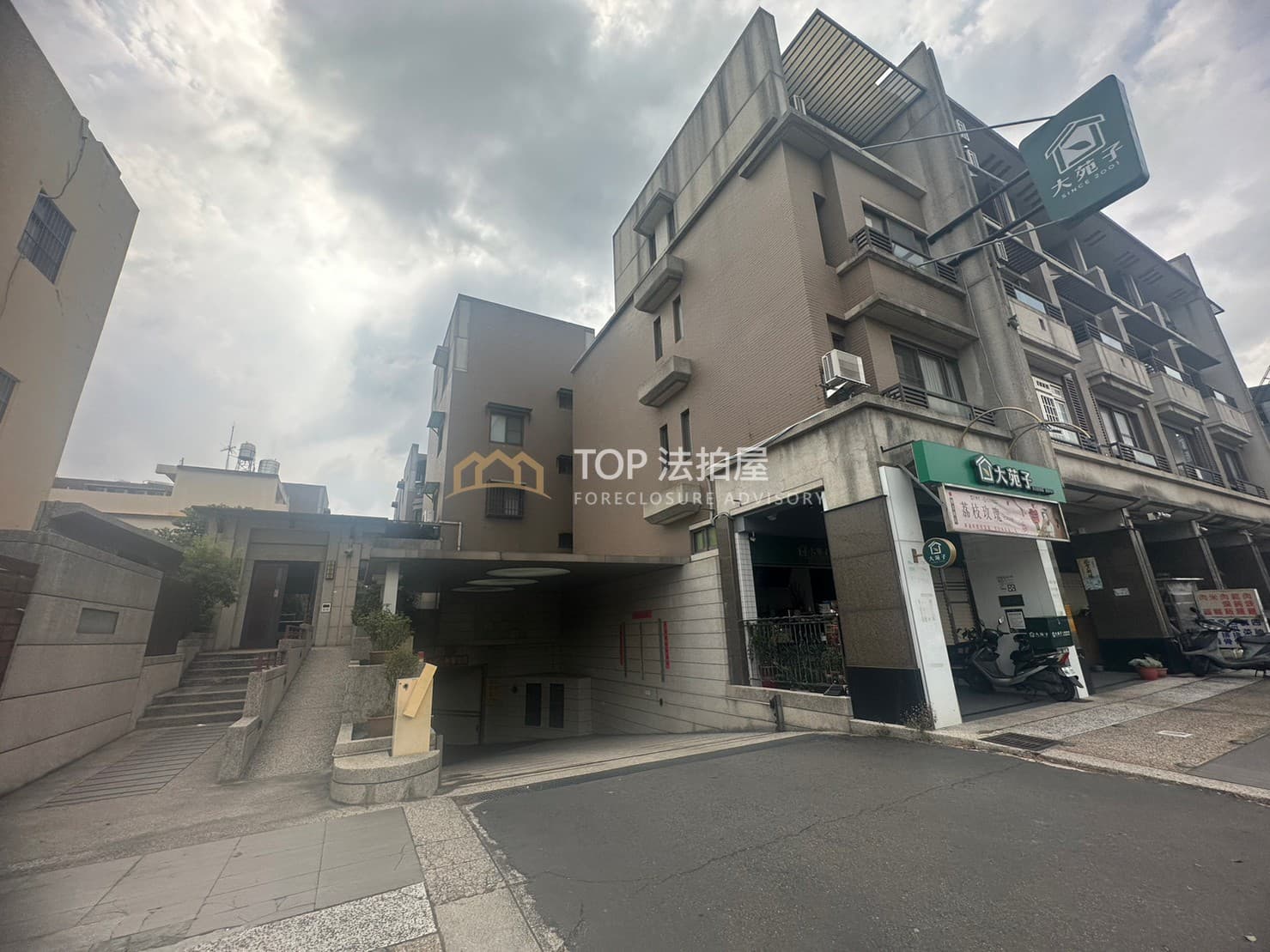 台中市大雅區中清路四段235巷2弄5號|中科桃花源|社區車庫別墅|第 1 張|TOP法拍屋