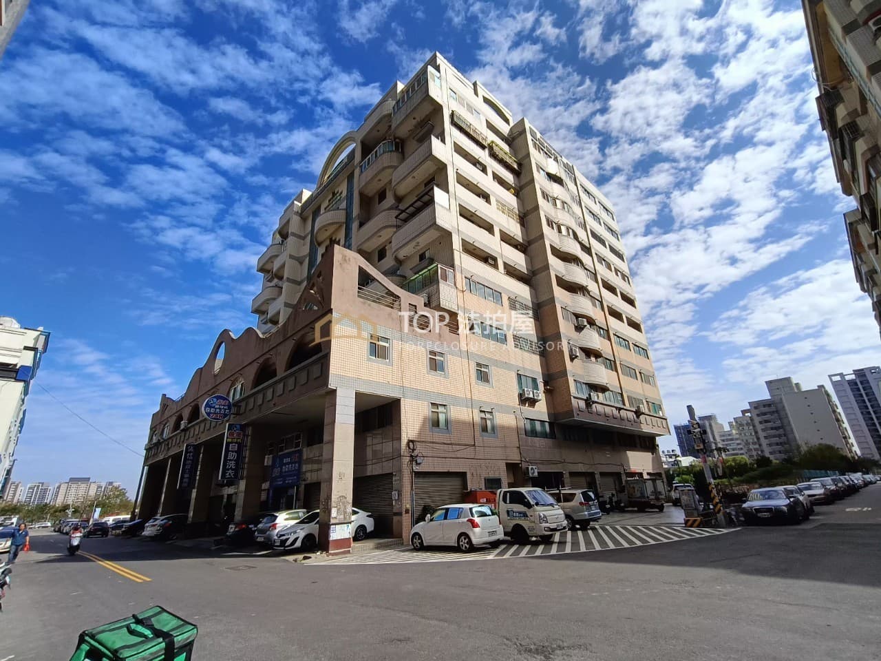 台中市梧棲區大仁路二段277巷28號四樓之八|黃金海岸|四房樓中樓附車位|第 1 張|TOP法拍屋
