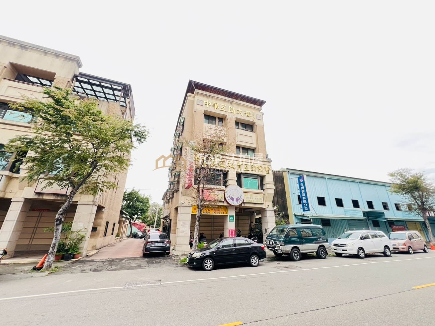 台中市東區東英路597號|大面寬獨棟店墅|第 1 張|TOP法拍屋