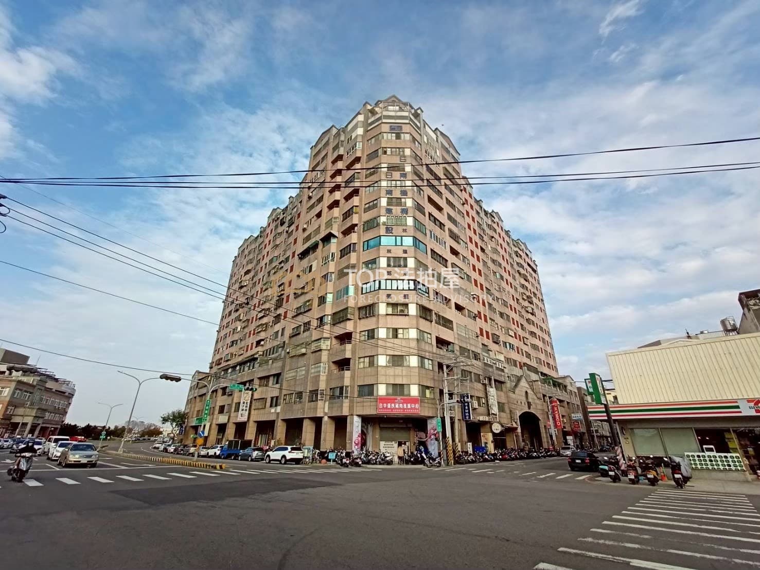 台中市大甲區經國路750號7樓|大甲花園城|邊間電梯三房|第 1 張|TOP法拍屋