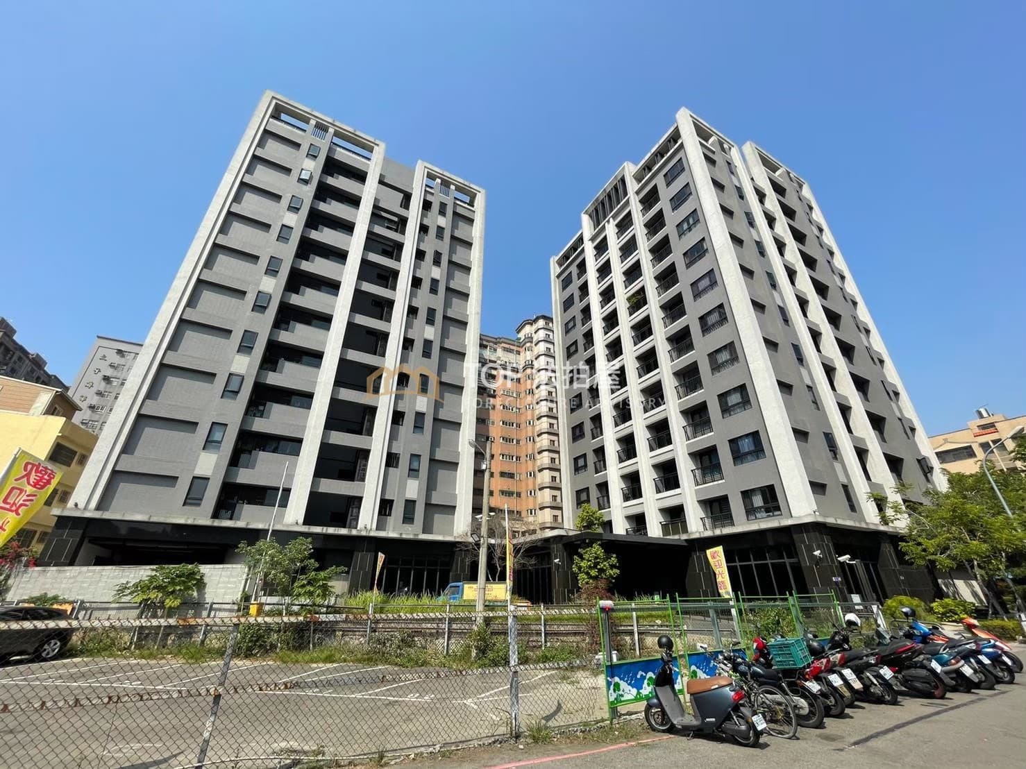 台中市北屯區遼寧路一段357巷8號二樓之2|佳泰星捷市|邊間大三房平車|第 1 張|TOP法拍屋