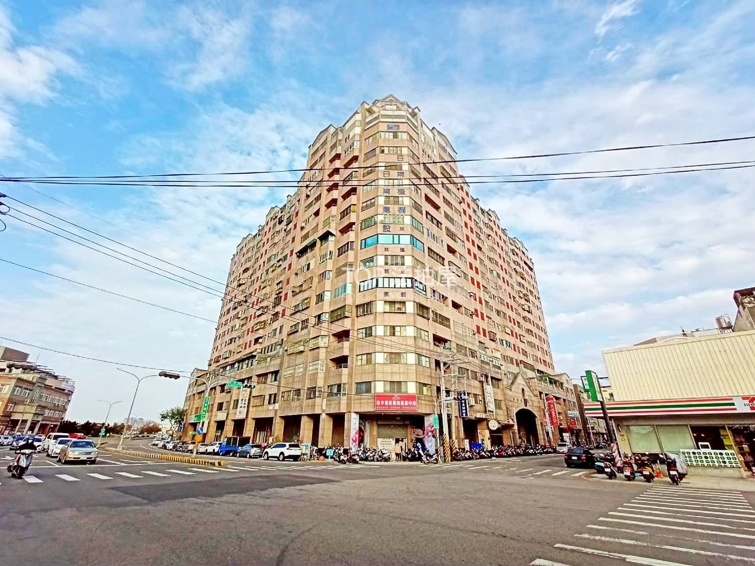 台中市大甲區經國路750號6樓|大甲花園城|邊間電梯三房|第 1 張|TOP法拍屋