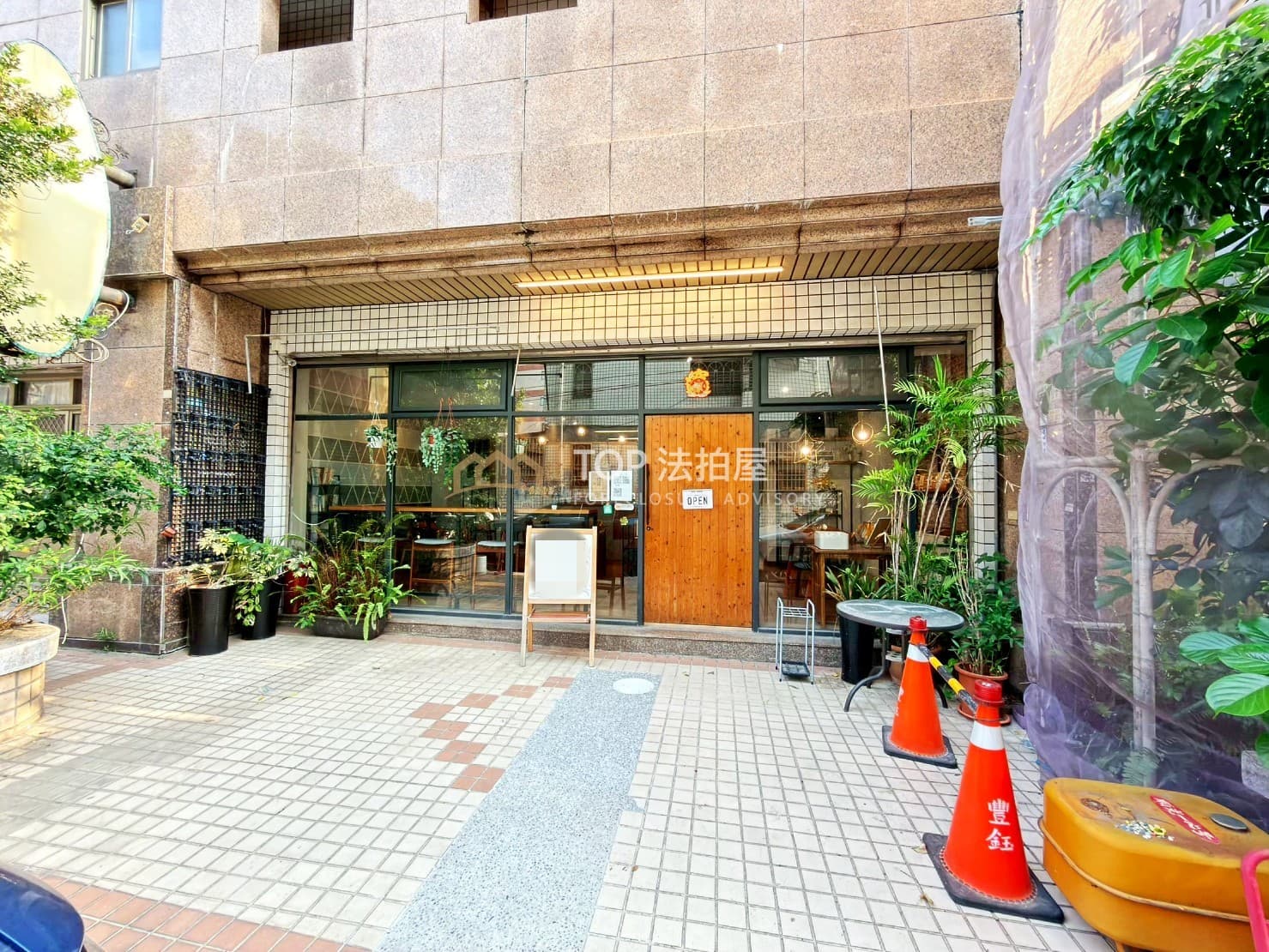 雲林縣斗六市莊敬路347巷30弄31號|國家大第|大面寬朝北店面|第 1 張|TOP法拍屋