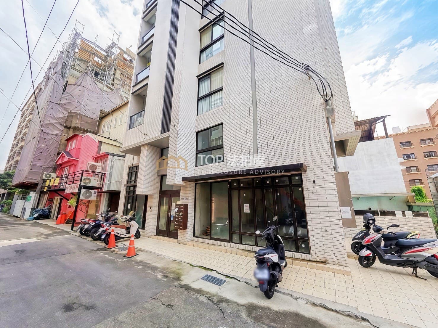 台中市龍井區新興路15巷9號+11號|一杰良品|挑高一樓雙店面|第 1 張|TOP法拍屋
