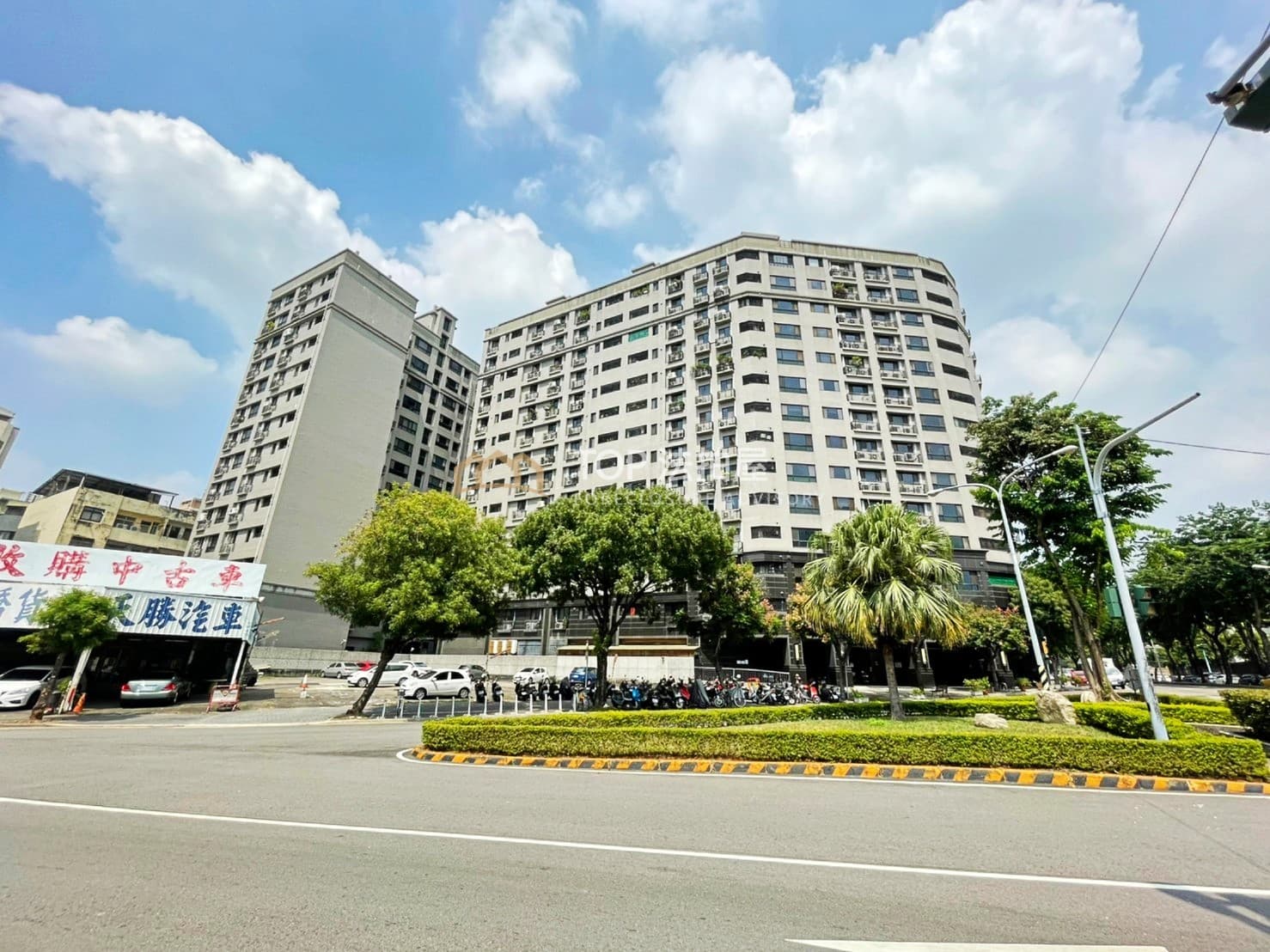 台中市南區忠明南路582之16號13樓|閱讀城市|次頂樓電梯二房|第 1 張|TOP法拍屋